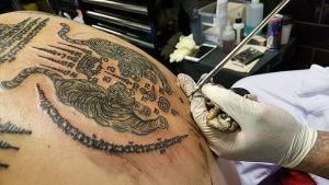 Mendapatkan Bamboo Tattoo di Thailand